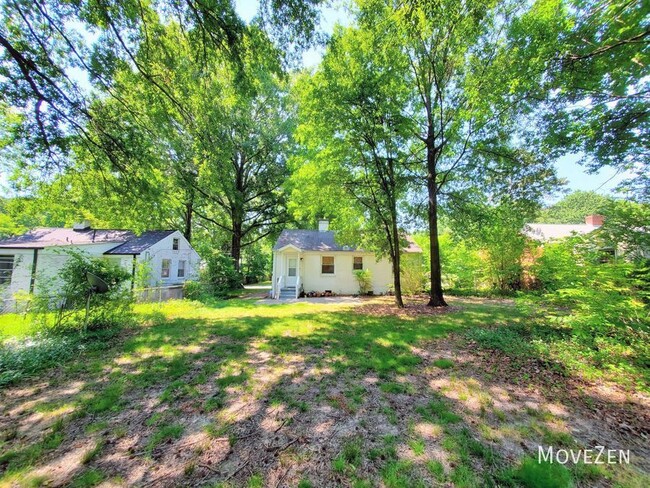 Building Photo - 1906 Liberty Dr