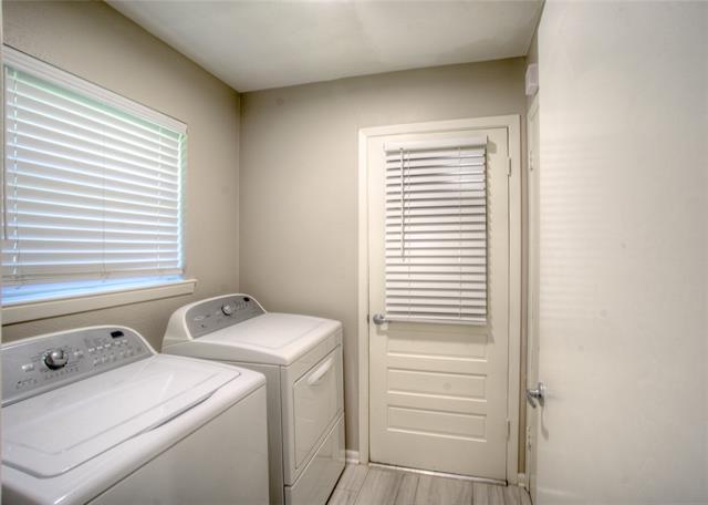 Building Photo - 530 Lawnmeadow Dr