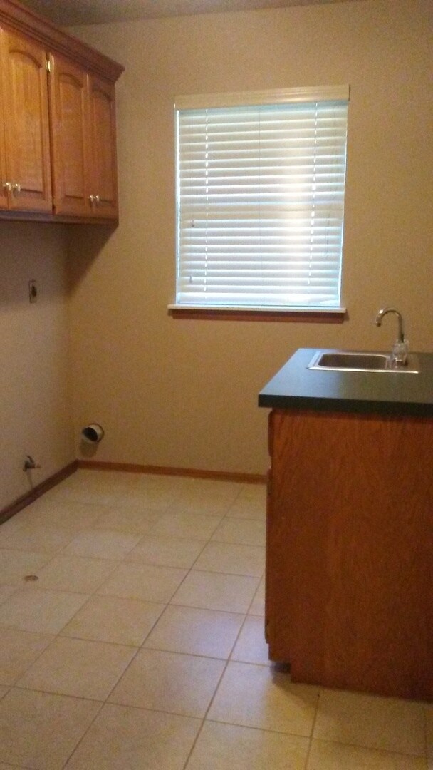 Building Photo - 3 bedroom 2 bath home in NW Norman