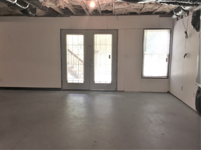 Building Photo - 471 Kingsmill Dr