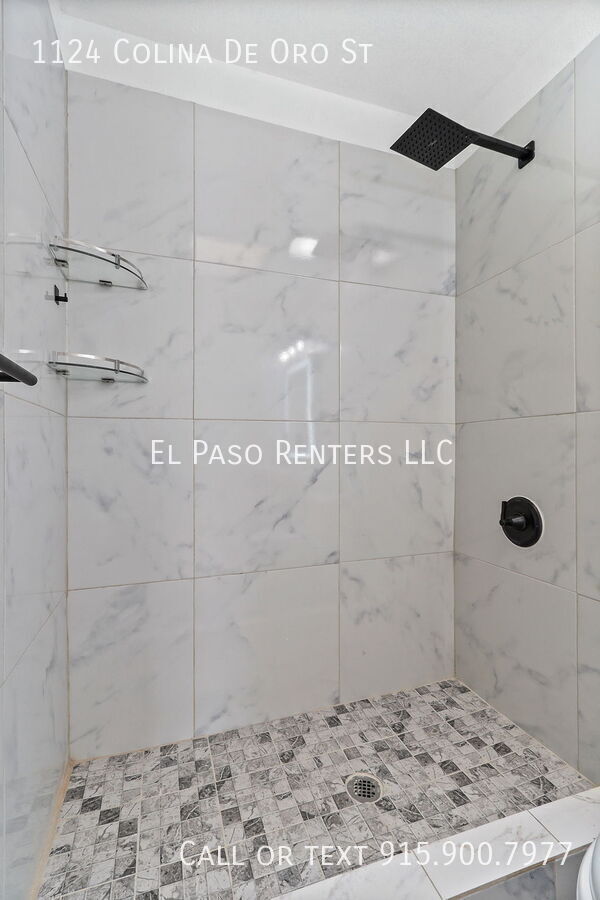 Building Photo - 1124 Colina De Oro St