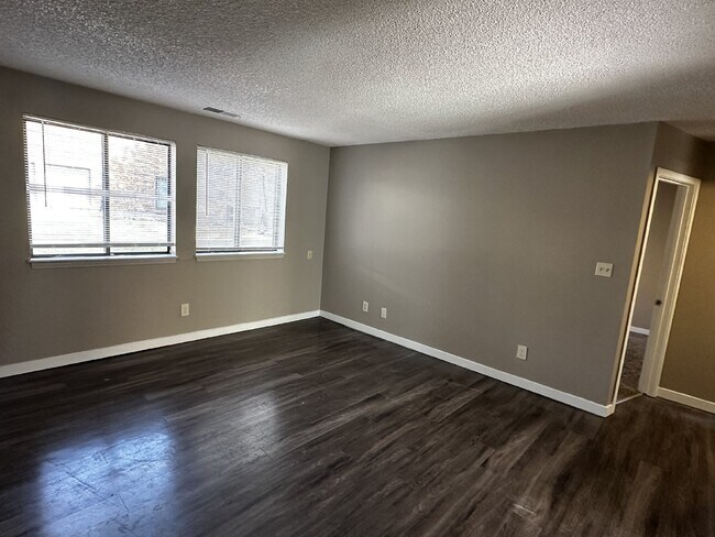 Building Photo - Available Immeditely!