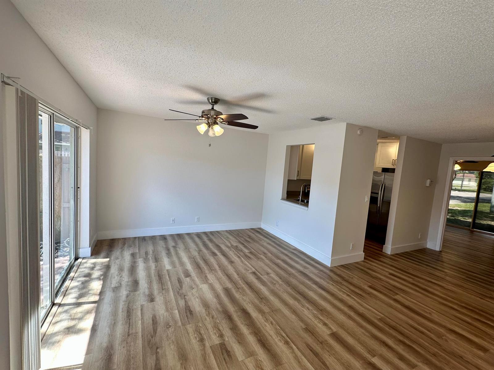 Building Photo - 1631 Cypress Way E