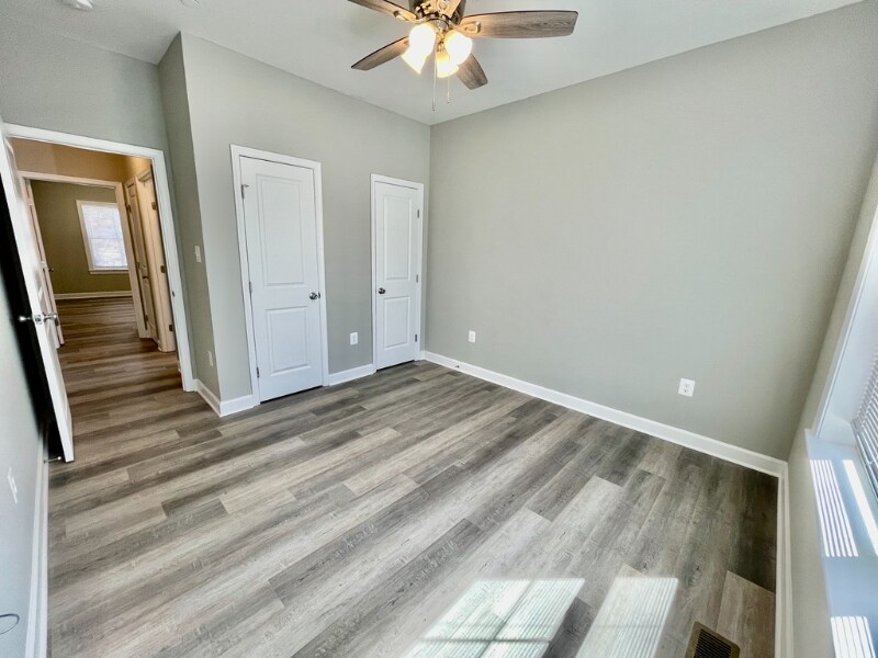 Building Photo - 26165 Sandy Ct