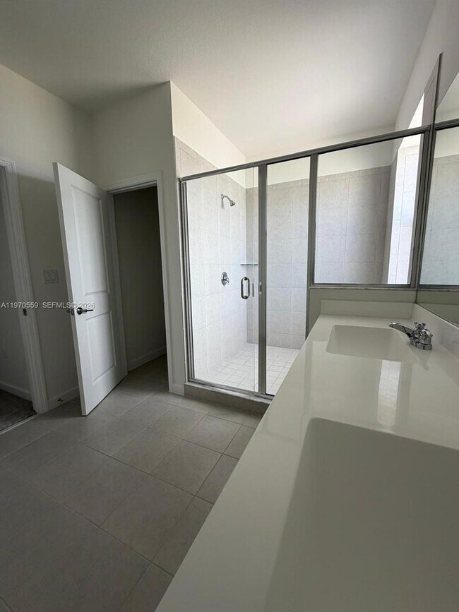 Building Photo - 2638 SE 9th St