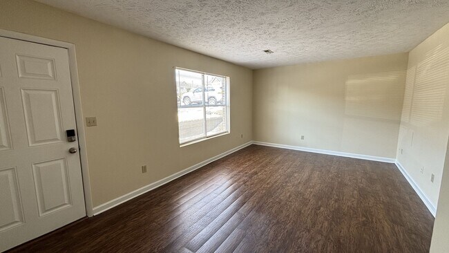 Building Photo - 133 Clover Valley Cir
