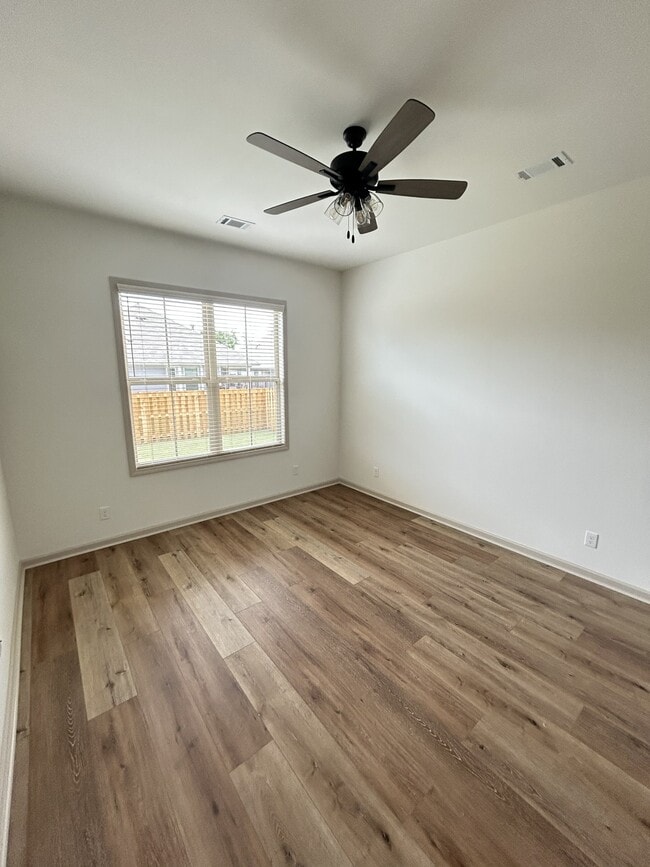 Building Photo - 9508 Dakota Dr