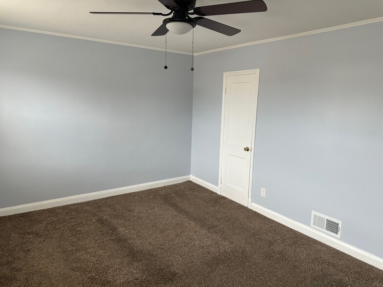 Building Photo - 4003 Lyndale Ave