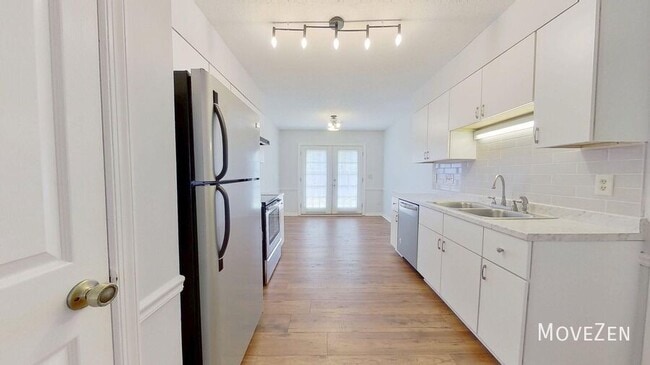 Building Photo - 814 Guilford College Rd