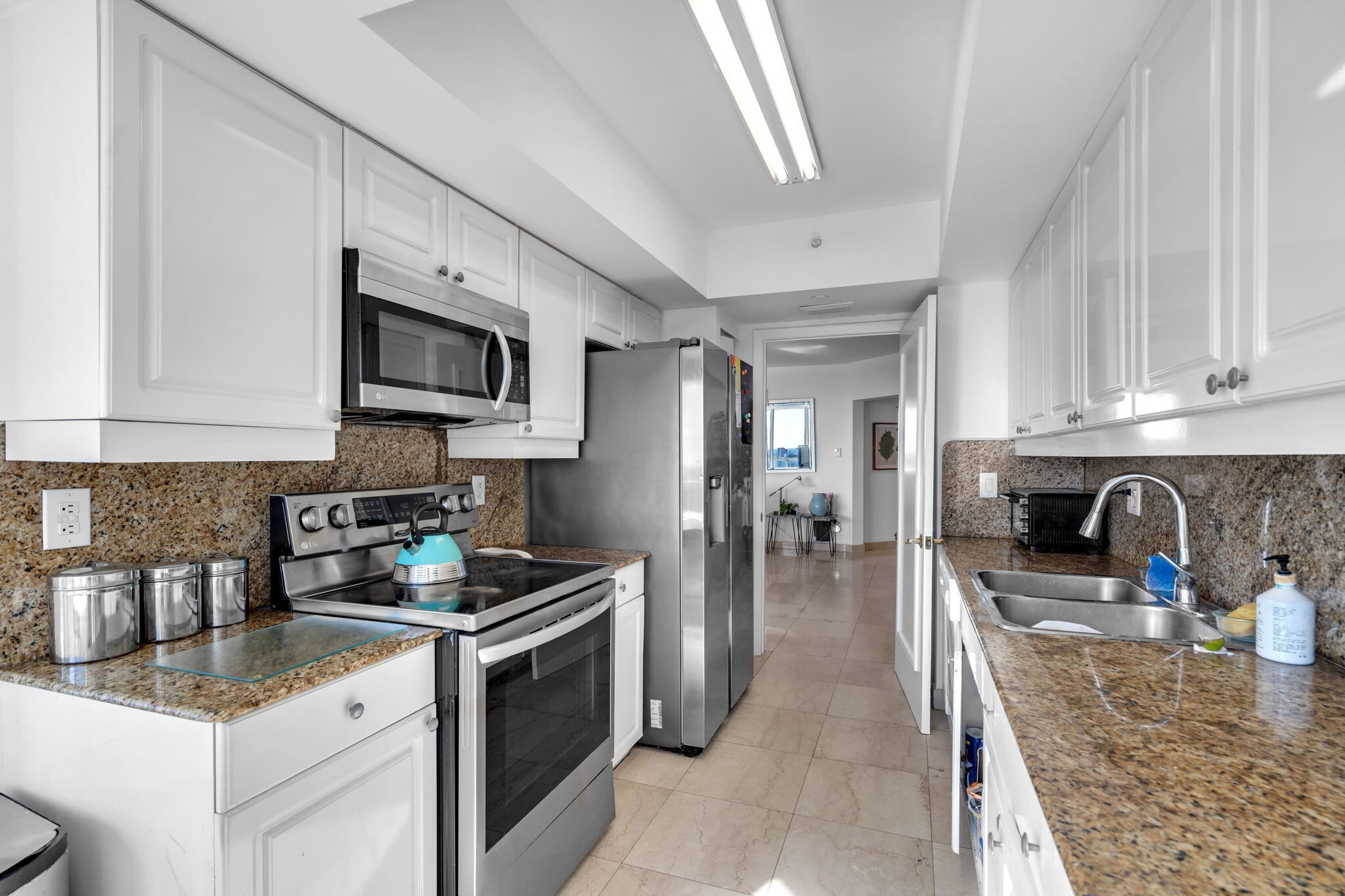 Building Photo - 21205 Yacht Club Dr