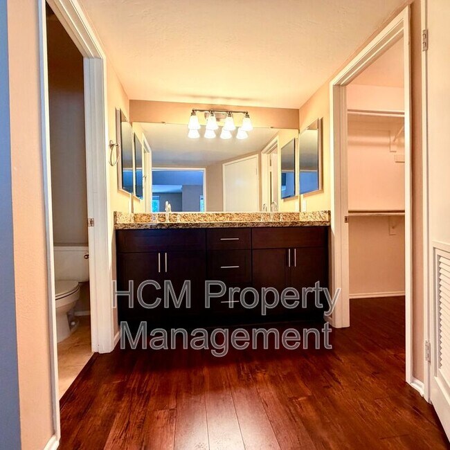 Building Photo - 25761 Le Parc