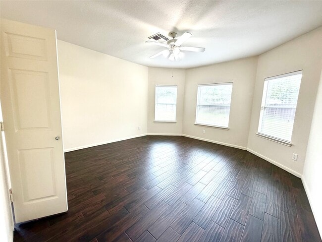 Building Photo - 25122 Southbriar Ln