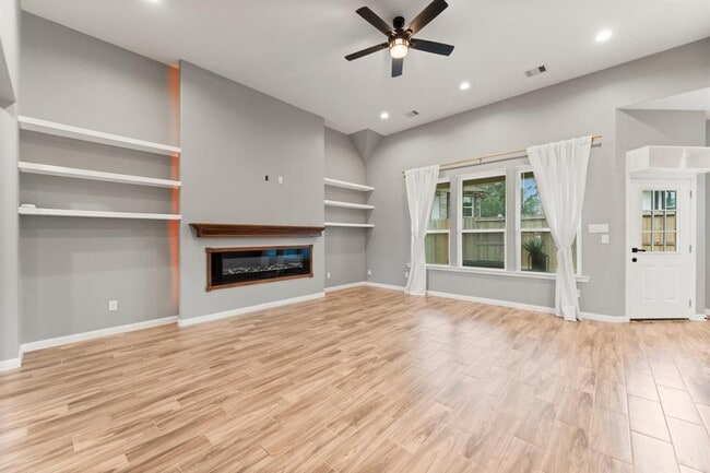 Building Photo - 12511 Savage Ct