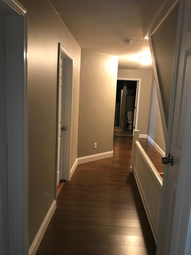 Building Photo - 314 Pleasant St