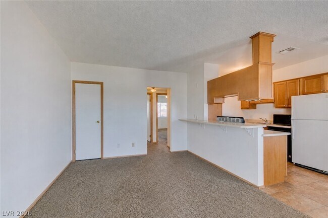 Building Photo - 525 Fir St
