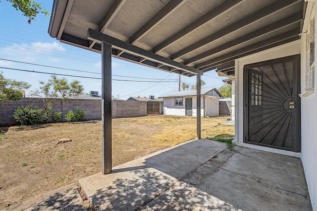 Building Photo - 3519 W Orchid Ln