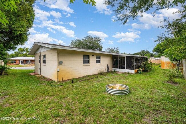 Building Photo - 1707 N Eden Cir