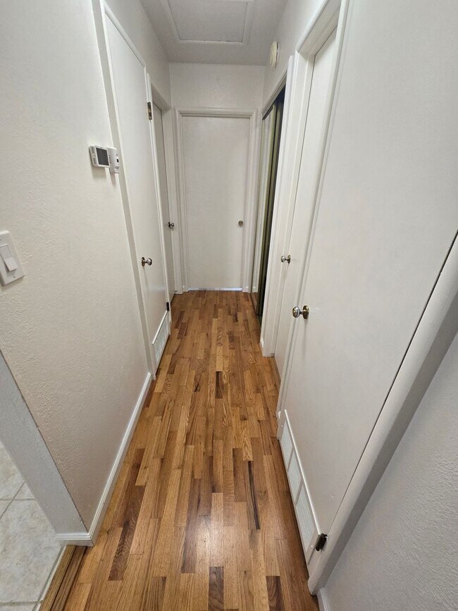 Building Photo - **** MOVE IN SPECIAL- 1/2 OFF FIRST MONTH ...