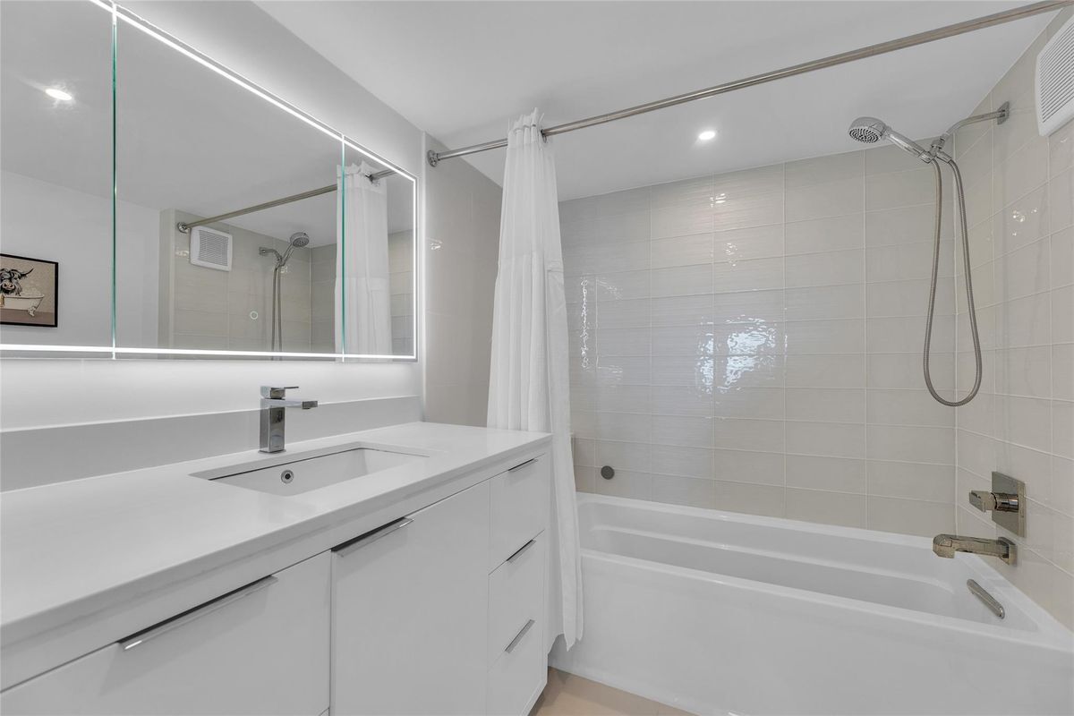 Building Photo - 1610 N Ocean Blvd