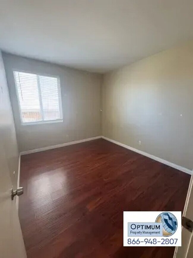 Building Photo - 12654 Meadow St