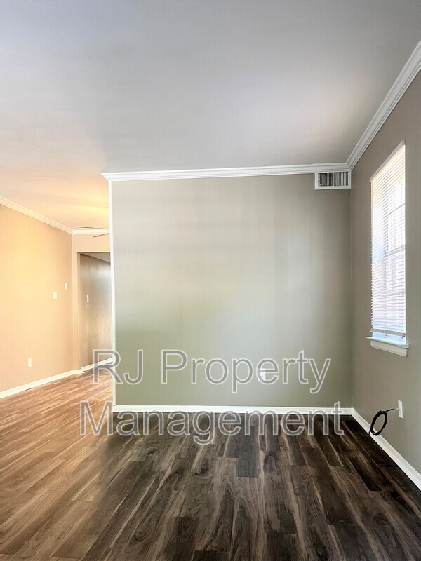 Building Photo - 2093 Jefferson Ave