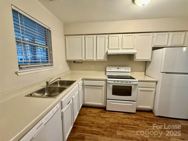 Building Photo - 3312 Heathstead Place