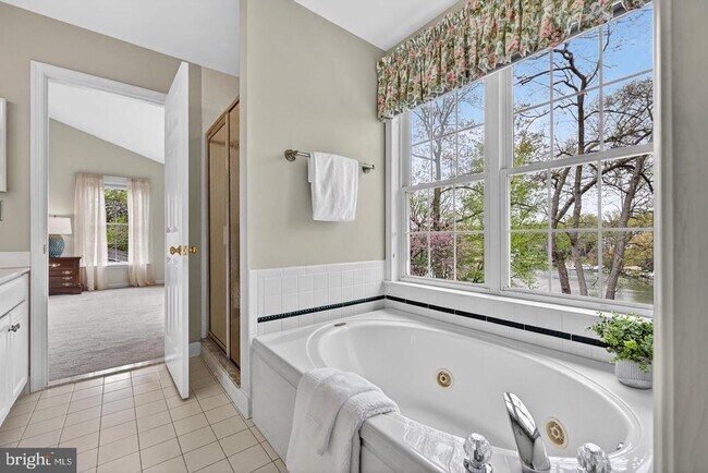 Building Photo - 928 Waterview Dr