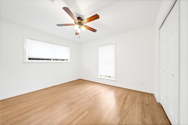 Building Photo - 10166 Hanka Dr