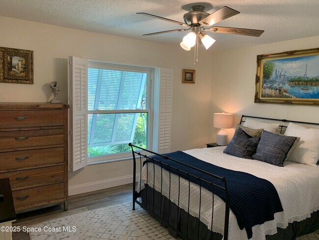 Building Photo - 658 Hibiscus Dr