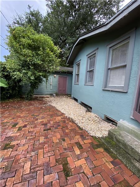 Building Photo - 718 E 48th St