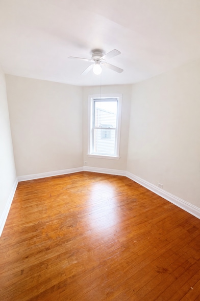 Building Photo - 2729 W Hirsch St