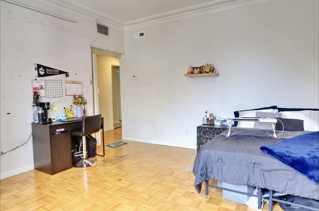 Building Photo - 328 Palisade Ave