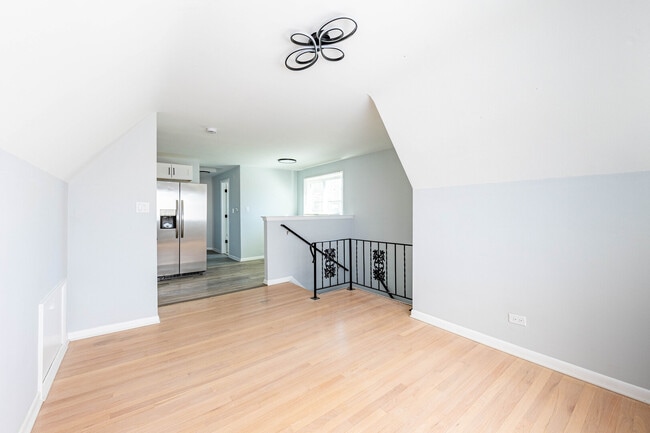 Building Photo - 4914 W 32nd Pl