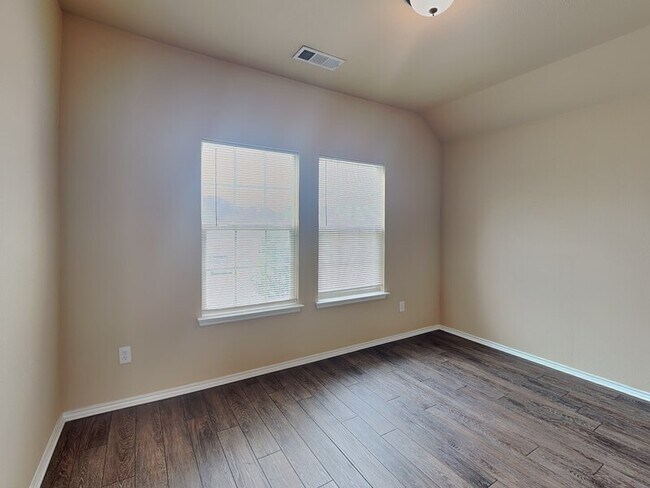 Building Photo - 629 Saddleway Dr