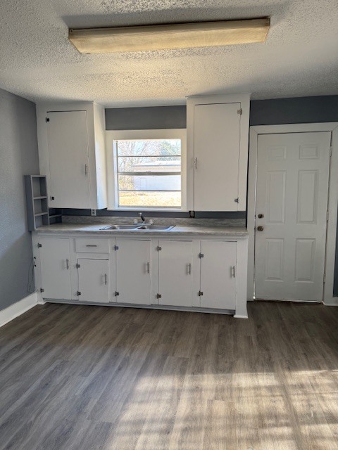 Building Photo - 2001 N Grand Ave