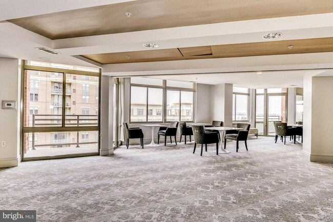 Building Photo - 3650 S Glebe Rd