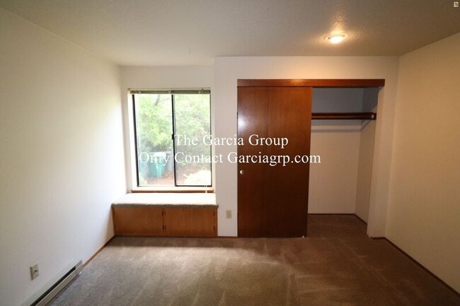 Building Photo - 10632 SW 49th Ave