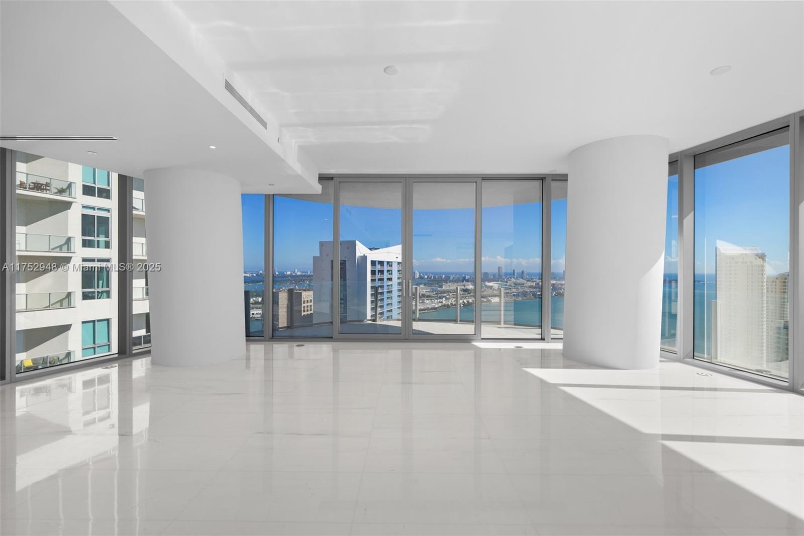 Building Photo - 300 Biscayne Boulevard Way