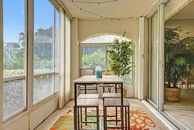 Building Photo - 107 Half Moon Cir