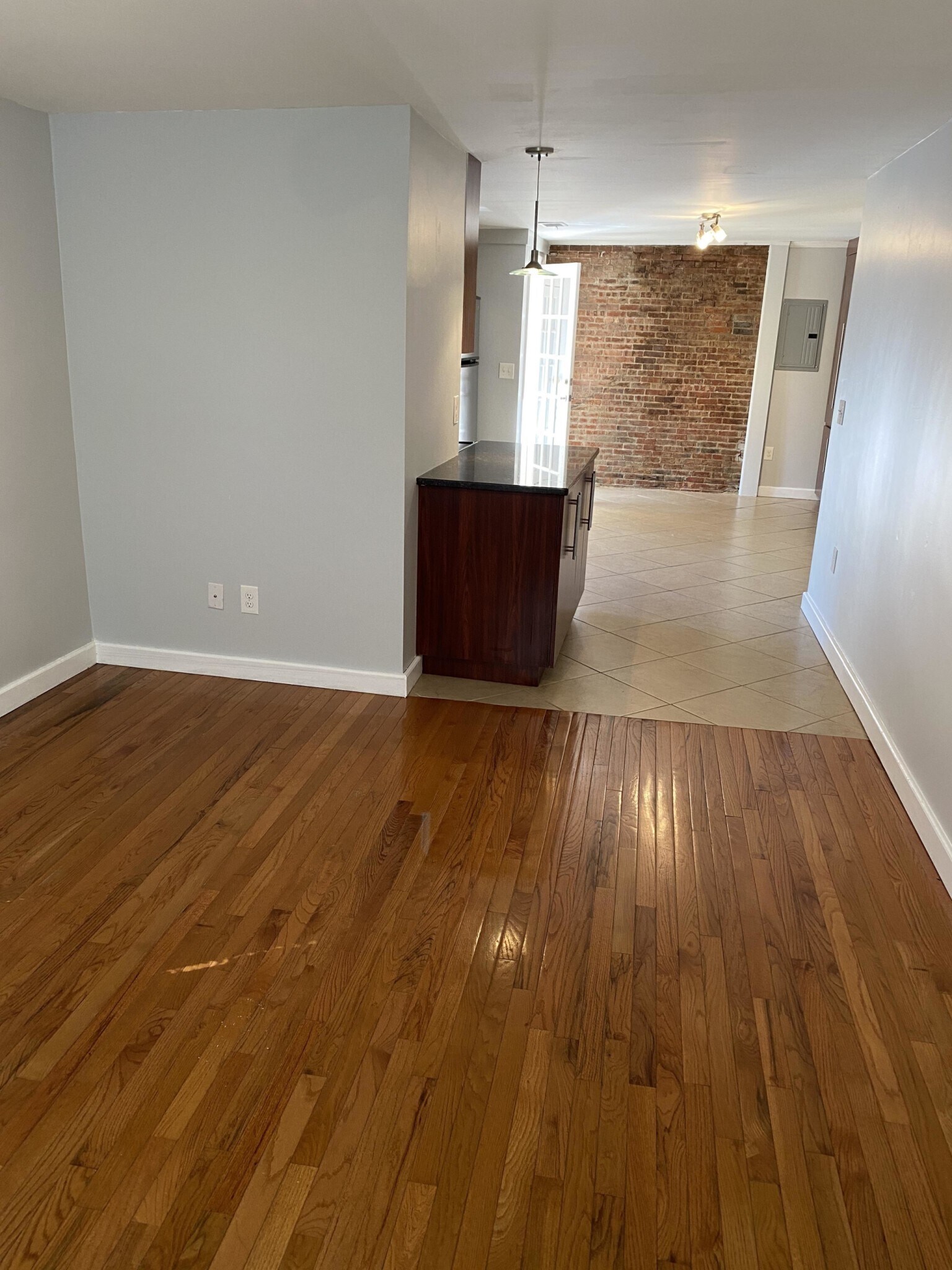 Building Photo - 202 3rd St