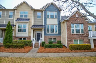 Building Photo - Modern Comfort, Flexible Living, Tailored for You
3 Bedrooms | 2.5 Bathrooms
Cameron Creek | Tega...