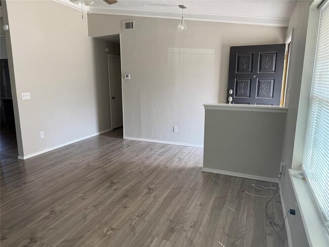 Building Photo - 1137 NW 104th St