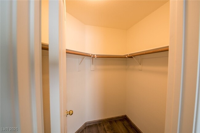 Building Photo - 682 Ladywood Ln