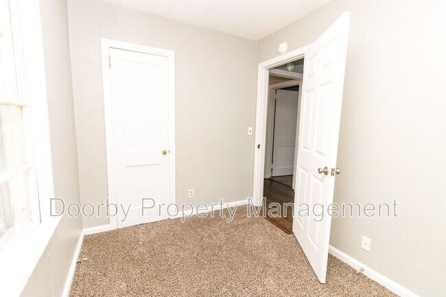 Building Photo - 1164 Chippewah Dr