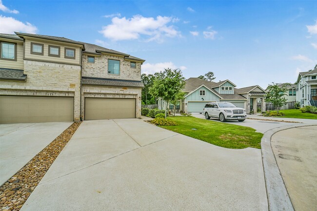 Building Photo - 323 N Spotted Fern Dr