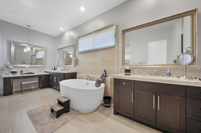 Building Photo - 81675-675 Thunder Gulch Way