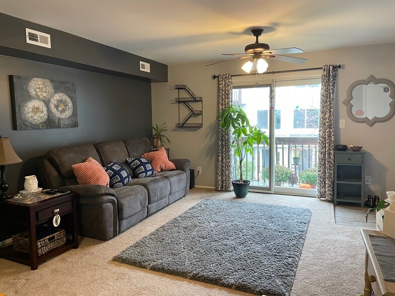 Building Photo - 165 Essex Ave