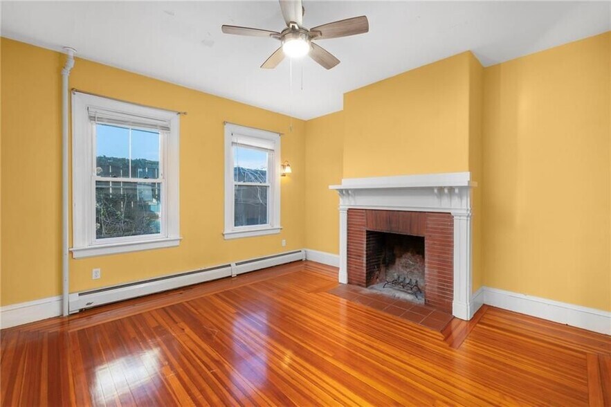 Building Photo - 73 Bayside Ave