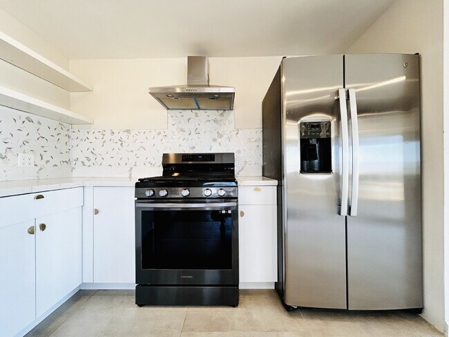 Building Photo - Quiet 2 bd House Surrounded by Open Desert