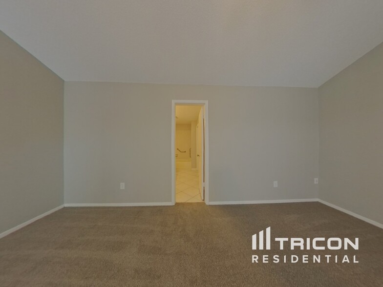 Building Photo - 6918 Silvermill Dr